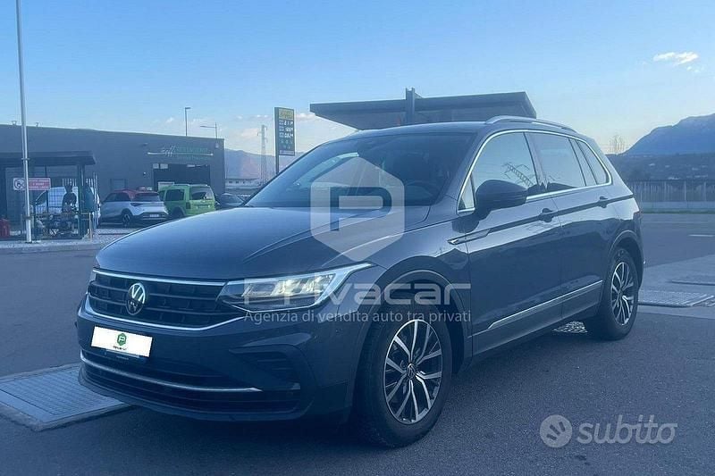 Usata VW Tiguan Life 131 CV (96 kW) 2022 Grigio SUV