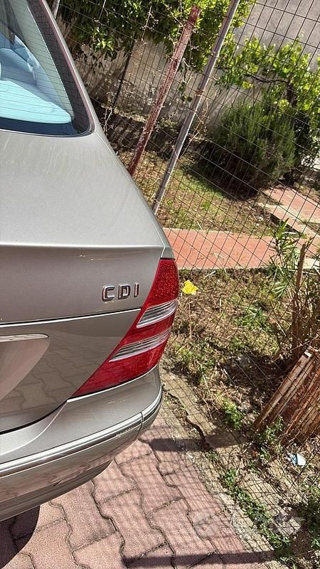 Usata Mercedes 280 177 CV (130 kW) 2005 Marrone Berlina