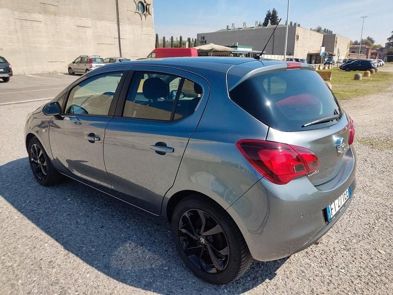 Usata Opel Corsa Edition 90 CV (66 kW) 2018 Grigio Berlina