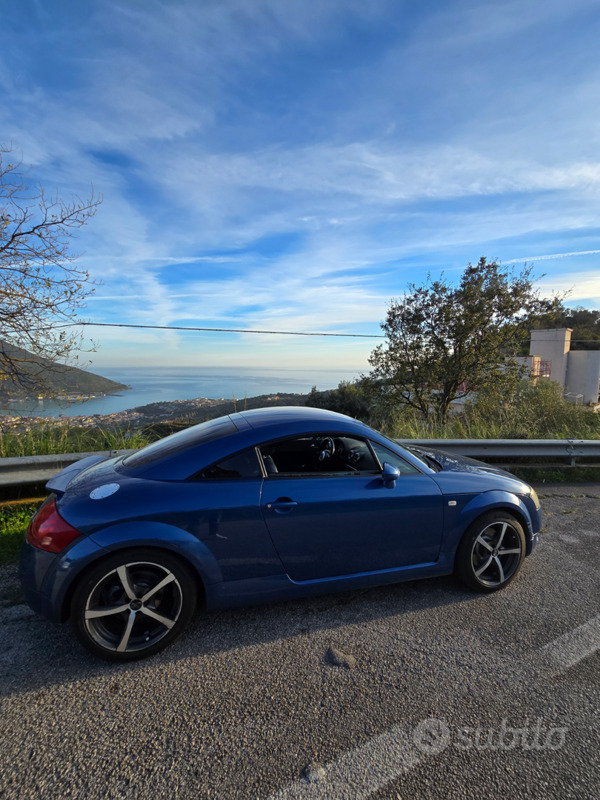 Usato 2002 Audi TT 1.8 Benzin 225 CV (12.300 €)