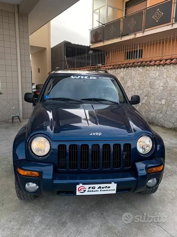 Usata Jeep Cherokee Sport 2004 Blu SUV