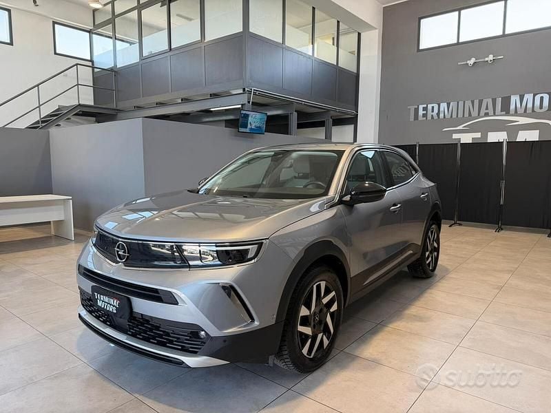 Usata Opel Mokka Elegance 110 CV (80 kW) 2022 Grigio SUV