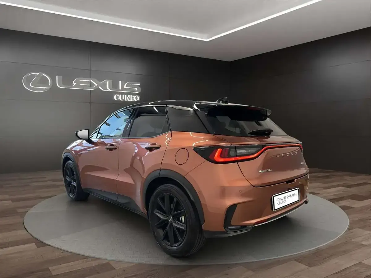 Usata Lexus LBX 136 CV (100 kW) 2024 Sonic cooper and black SUV
