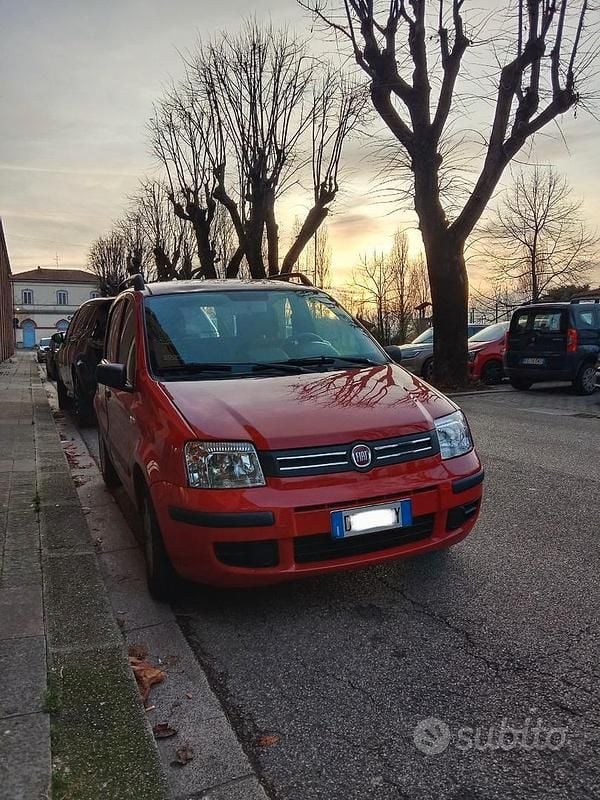 Rosso Usata 2009 Fiat Panda Dynamic Utilitaria | 4699 € (Buon prezzo) - Immagine 1/3