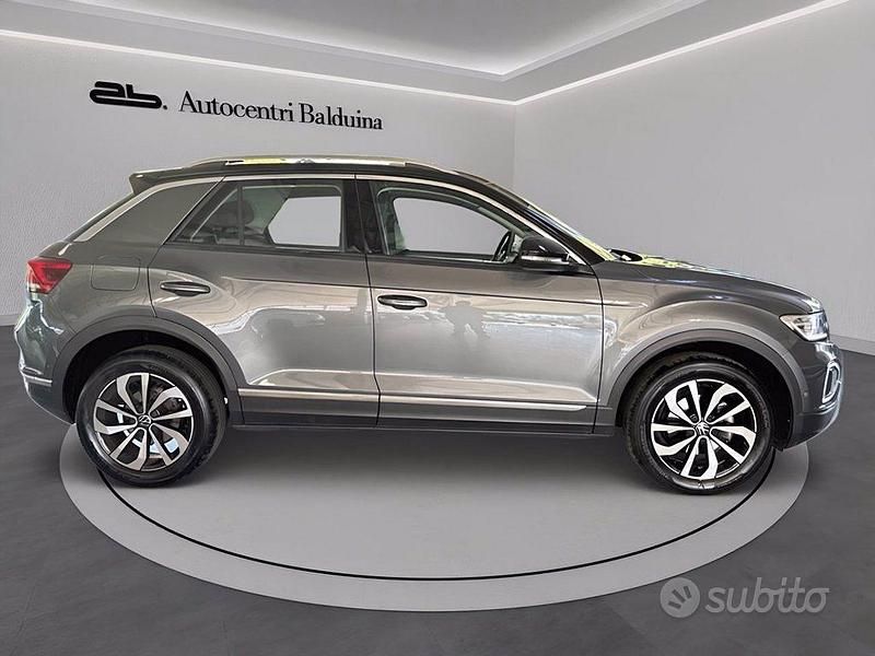 Usata VW T-Roc Style 110 CV (80 kW) 2023 Grigio SUV