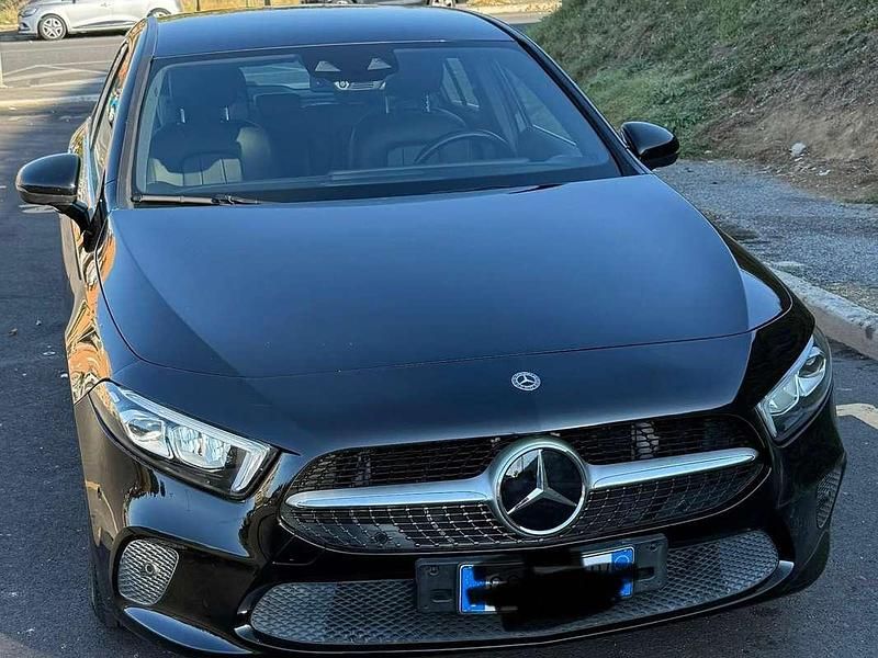 Usata Mercedes A180 116 CV (85 kW) 2019 Nero Berlina