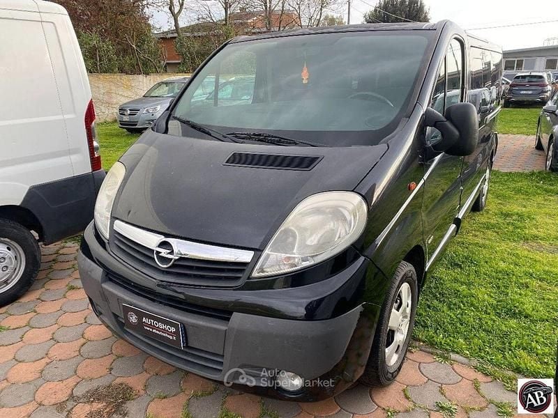 Usata Opel Vivaro 116 CV (85 kW) 2010 Nero Monovolume