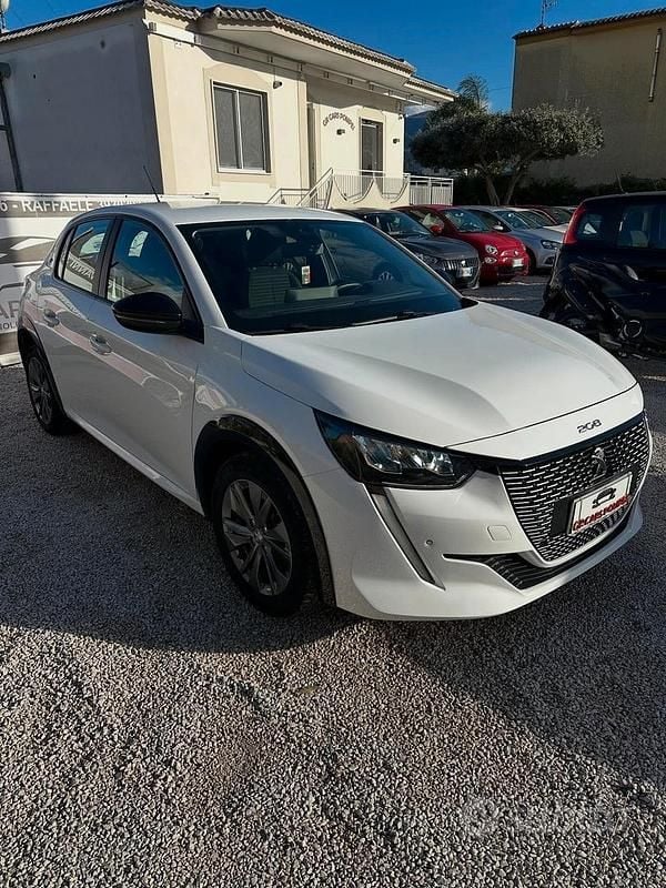 Usata Peugeot 208 GT 100 kW (136 CV) 2022 Bianco Utilitaria