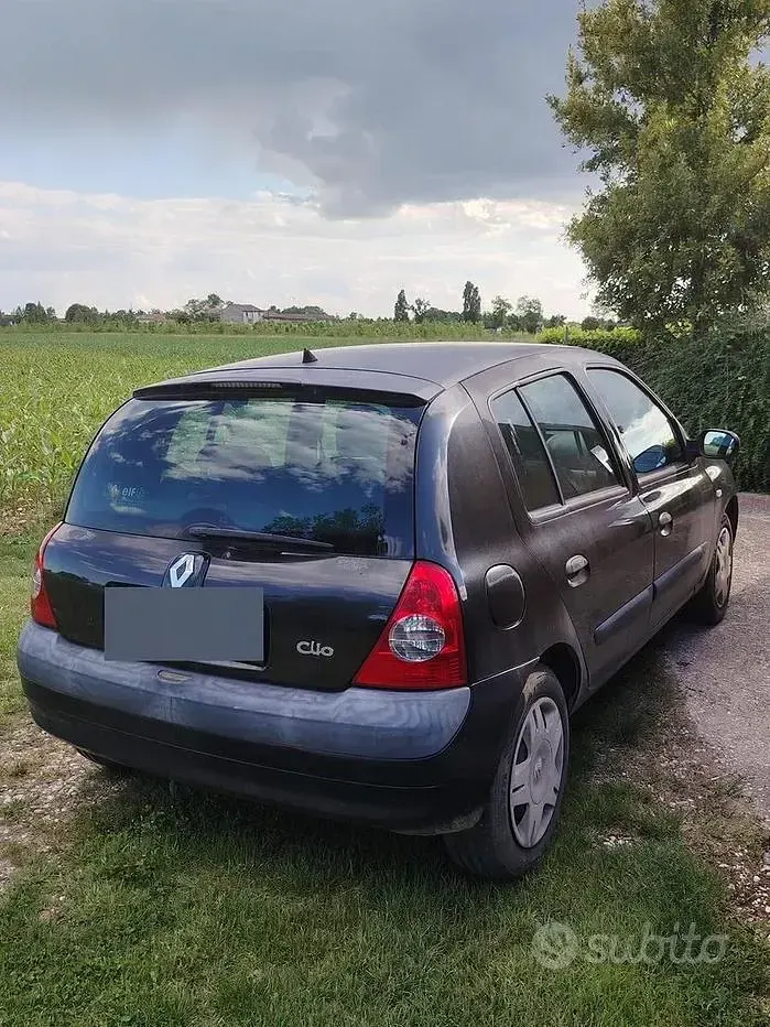Usata Renault Clio II 58 CV (42 kW) 2003 Nero Berlina