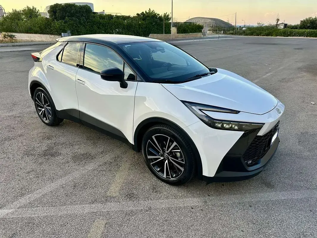 Usata Toyota C-HR Lounge 140 CV (102 kW) 2025 SUV