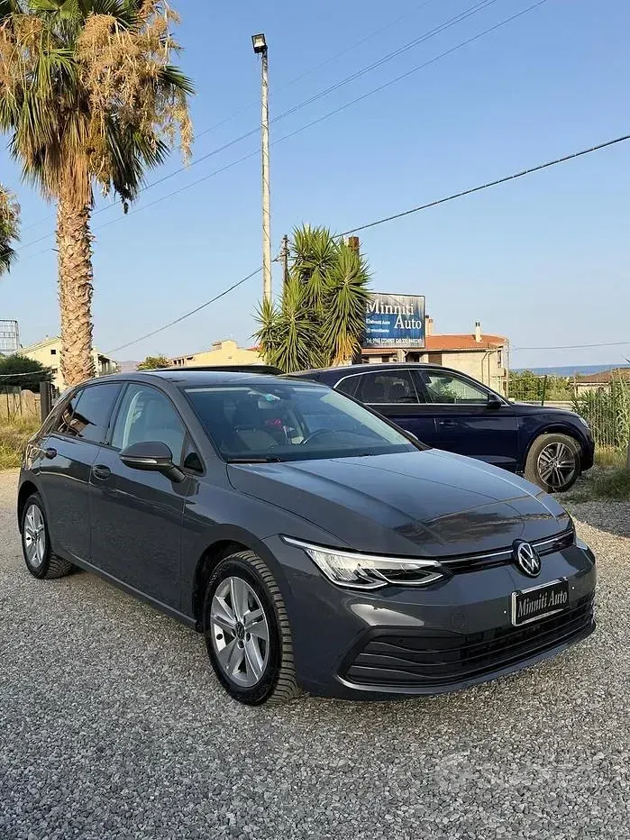 Usata VW Golf VII Life 150 CV (110 kW) 2021 Grigio Utilitaria