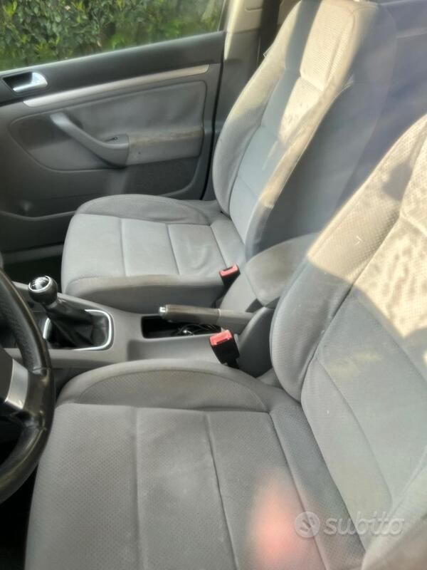 Usata VW Golf V 105 CV (77 kW) 2007 Utilitaria