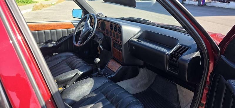 Usata Lancia Thema 215 CV (158 kW) 1987 Rosso Berlina
