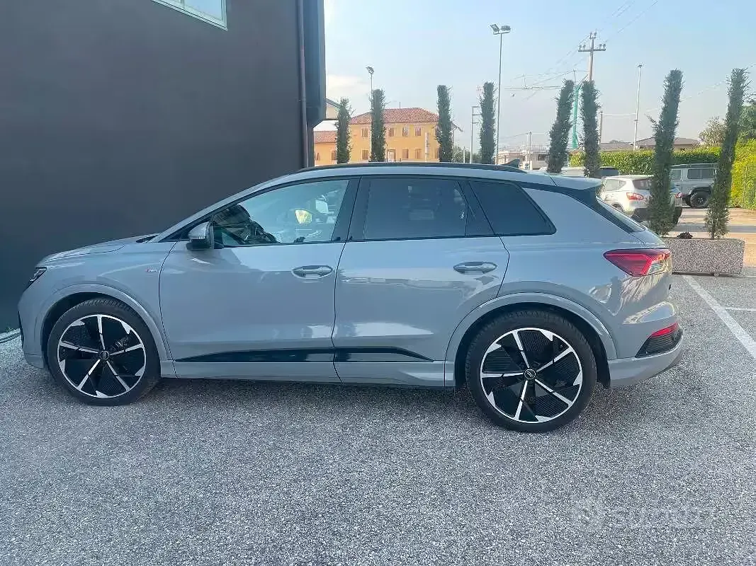 Usata Audi Q4 e-tron S-Line 210 kW (286 CV) 2025 Grigio SUV
