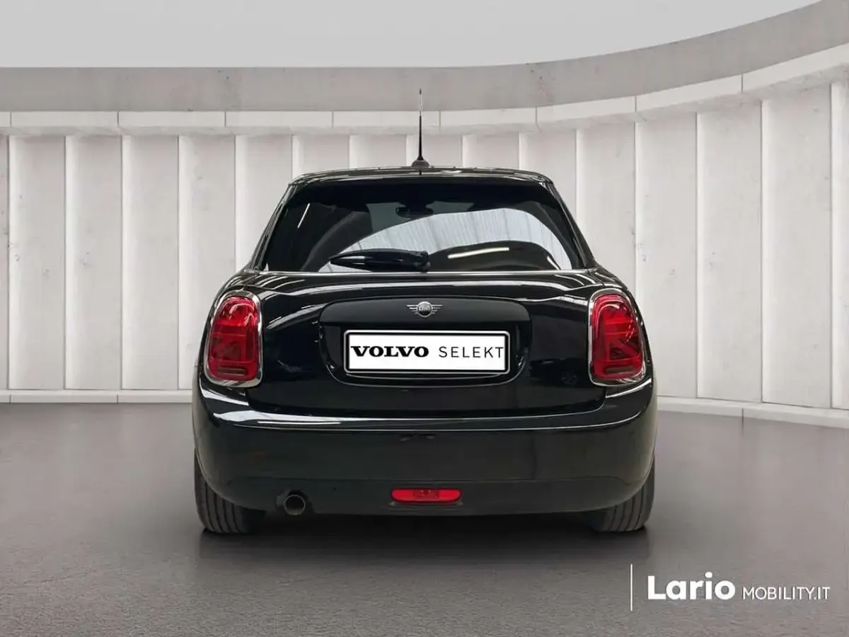 Usata Mini ONE Hype 102 CV (75 kW) 2021 Midnight black metallizzato Utilitaria