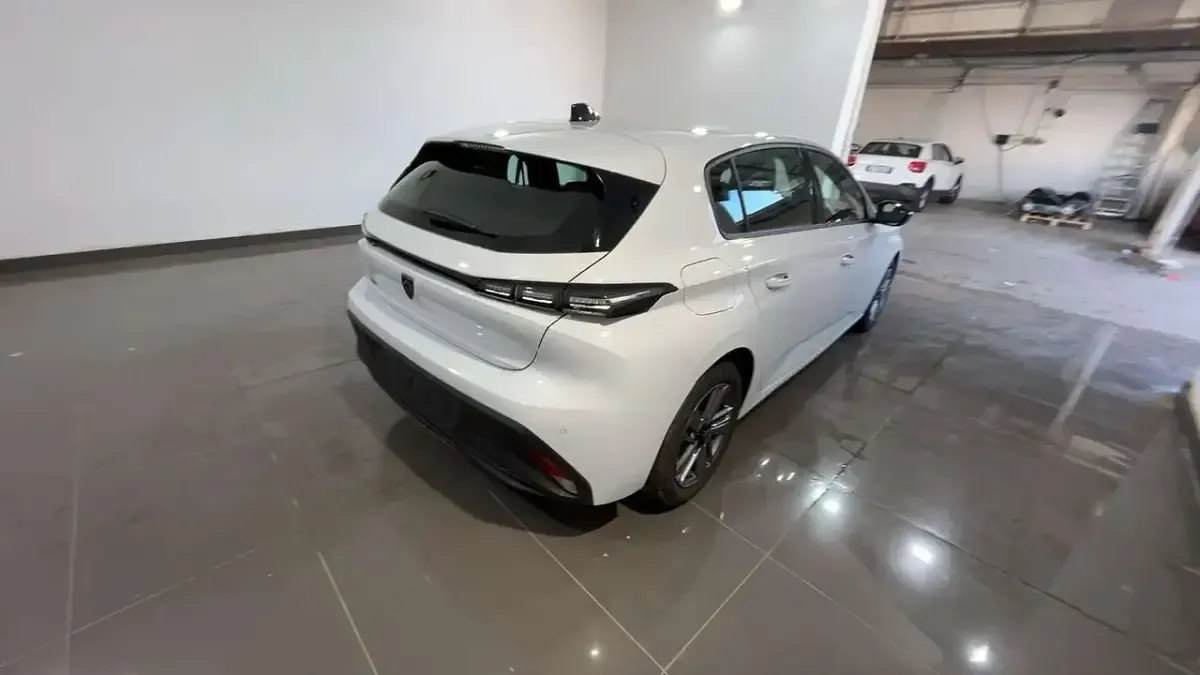 Usata Peugeot 308 Active 131 CV (96 kW) 2023 Bianco Berlina