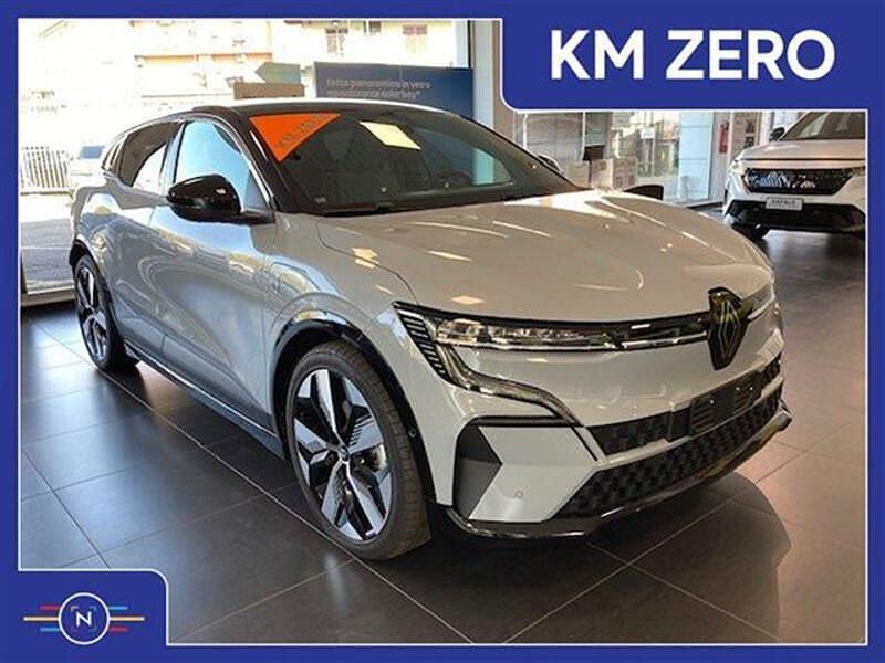 Grigio chiaro Nuova 2025 Renault Megane E-Tech Techno | 30.700 € - Immagine 1/4