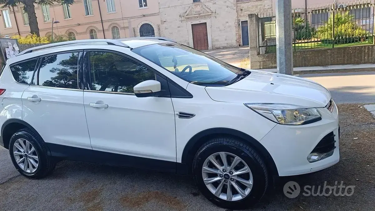 Usata Ford Kuga 150 CV (110 kW) 2016 Bianco SUV