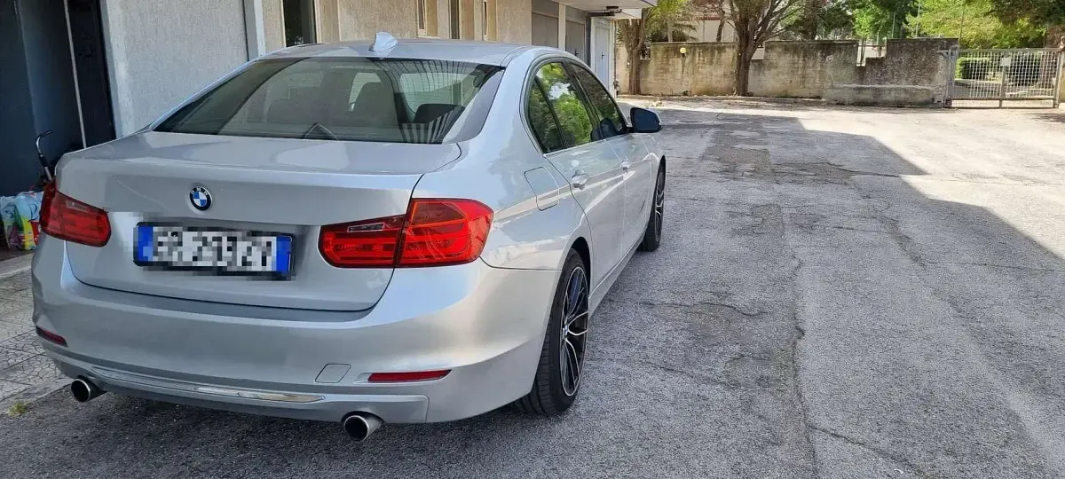 Usata BMW 320 Luxury Line 184 CV (135 kW) 2013 Grigio Berlina