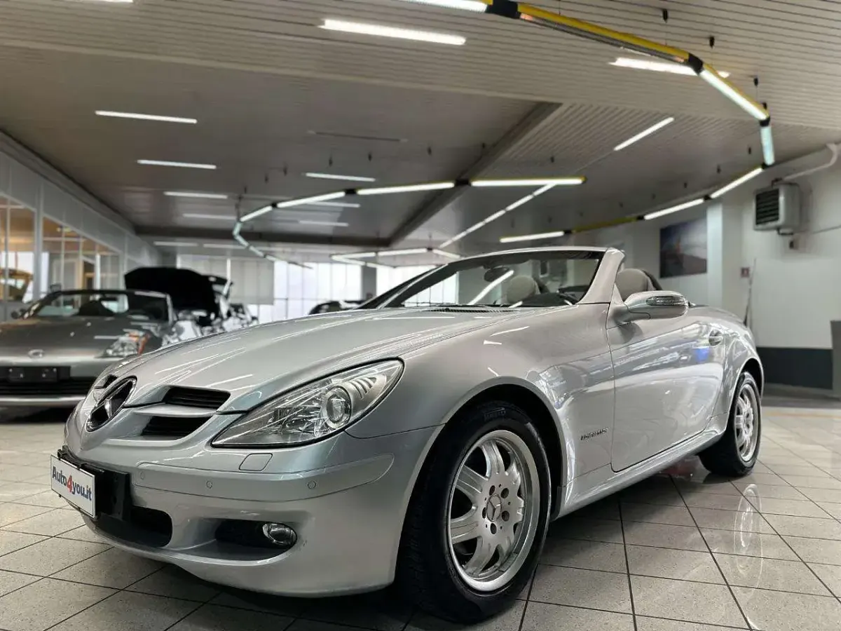 Usata Mercedes SLK200 163 CV (119 kW) 2005 Argento Cabrio