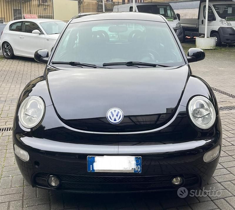 Usata VW New Beetle 101 CV (74 kW) 2002 Nero Utilitaria