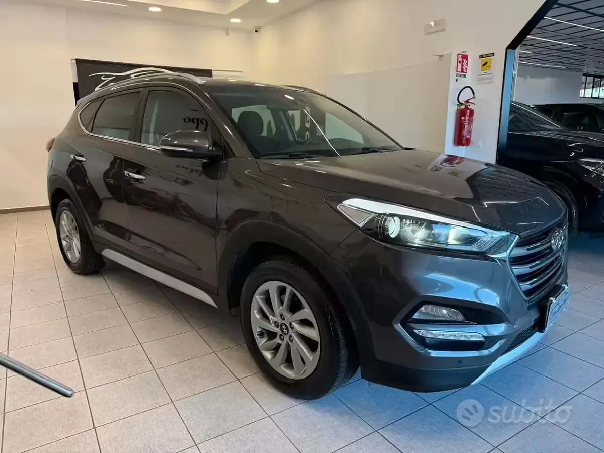 Usata Hyundai Tucson Edition 141 CV (103 kW) 2017 Grigio SUV