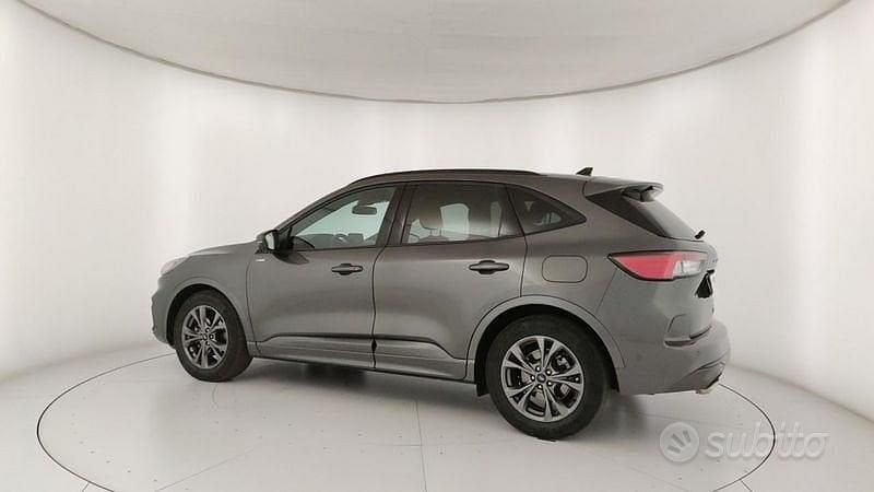 Usata Ford Kuga ST-Line 120 CV (88 kW) 2023 Grigio SUV