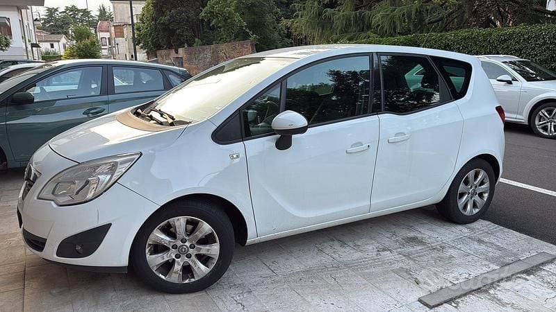 Usata Opel Meriva Cosmo 120 CV (88 kW) 2012 Bianco Monovolume