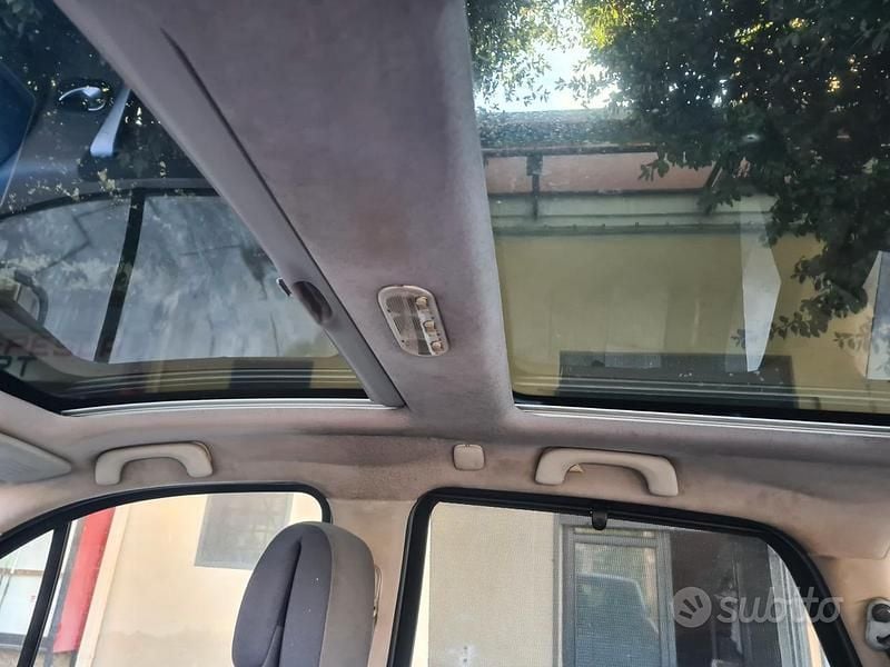 Usata Renault Scénic II 130 CV (95 kW) 2008 Grigio Monovolume