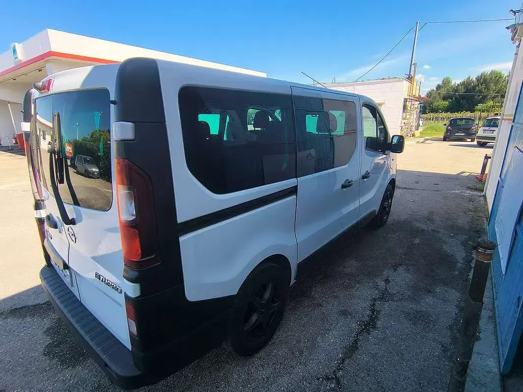 Usata Opel Vivaro 125 CV (91 kW) 2018 Bianco Monovolume