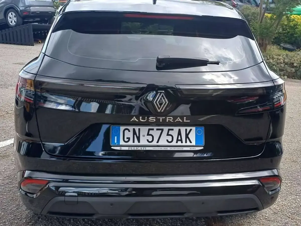 Usata Renault Austral Equilibre 131 CV (96 kW) 2023 Nero SUV