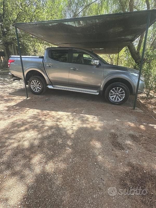 Grigio Usata 2017 Mitsubishi L200 Pick-up | 25.500 € (Buon prezzo) - Immagine 1/4