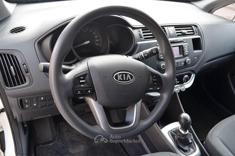 Usata Kia Rio EX 90 CV (66 kW) 2012 Bianco Berlina