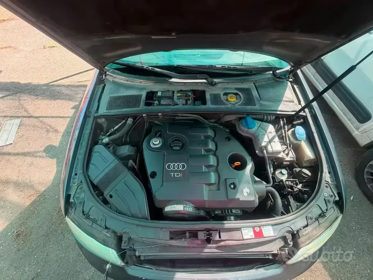 Usata Audi A4 130 CV (95 kW) 2002 Grigio Station wagon