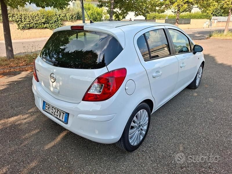 Usata Opel Corsa 86 CV (63 kW) 2013 Bianco Utilitaria