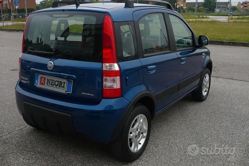 Usata Fiat Panda 4x4 Climbing 60 CV (44 kW) 2005 Blu Utilitaria