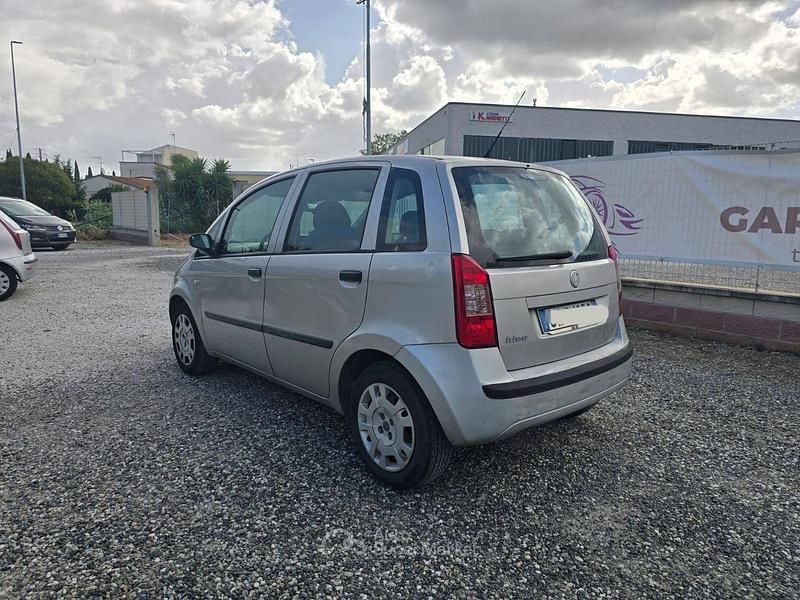 Usata Fiat Idea 80 CV (58 kW) 2005 Gray Monovolume