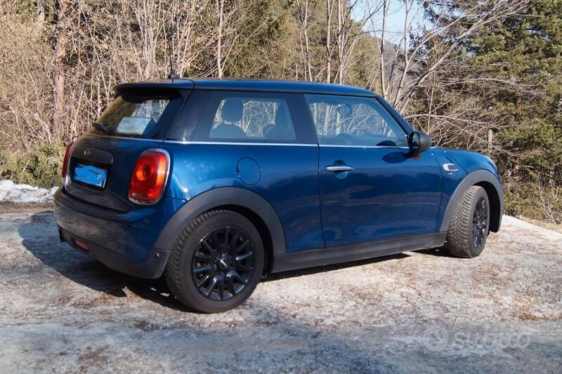 Usata Mini ONE 75 CV (55 kW) 2016 Blu Utilitaria