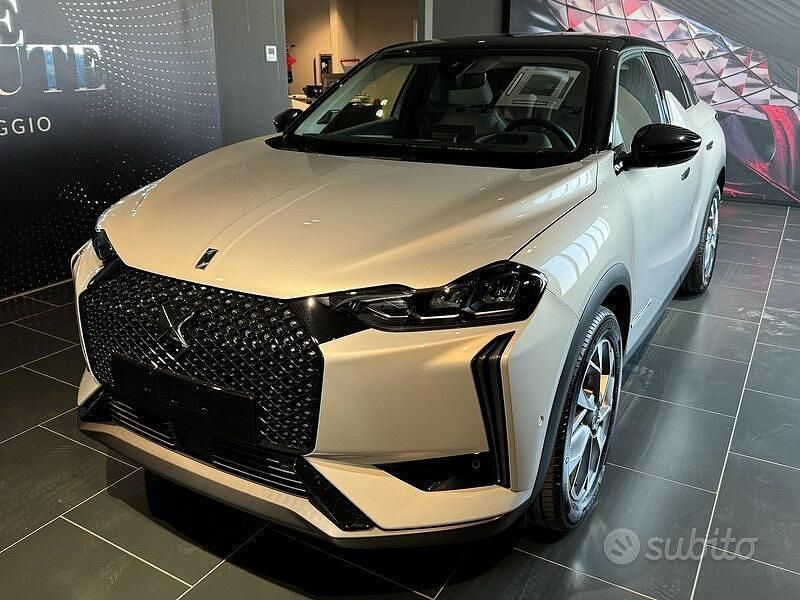 Grigio Nuova 2025 DS Automobiles DS3 SUV | 28.900 € (Buon prezzo) - Immagine 1/4