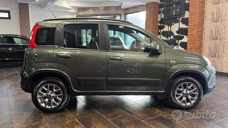 Usata Fiat Panda 4x4 S 95 CV (69 kW) 2016 Verde Utilitaria