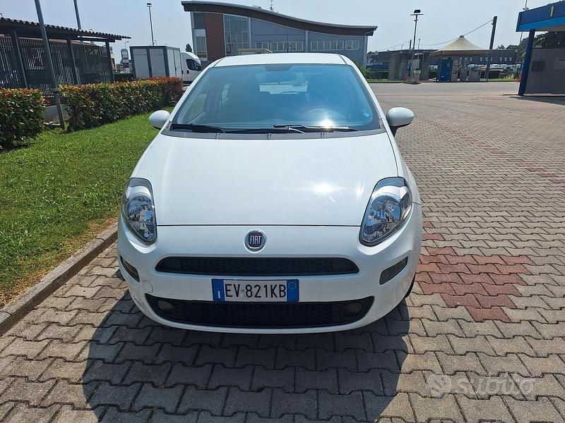 Usata Fiat Punto Evo Dynamic 77 CV (56 kW) 2011 Bianco Utilitaria