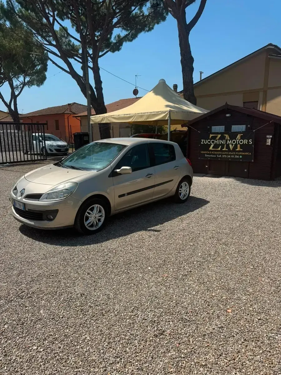 Usata Renault Clio Dynamique 75 CV (55 kW) 2008 Marrone Utilitaria