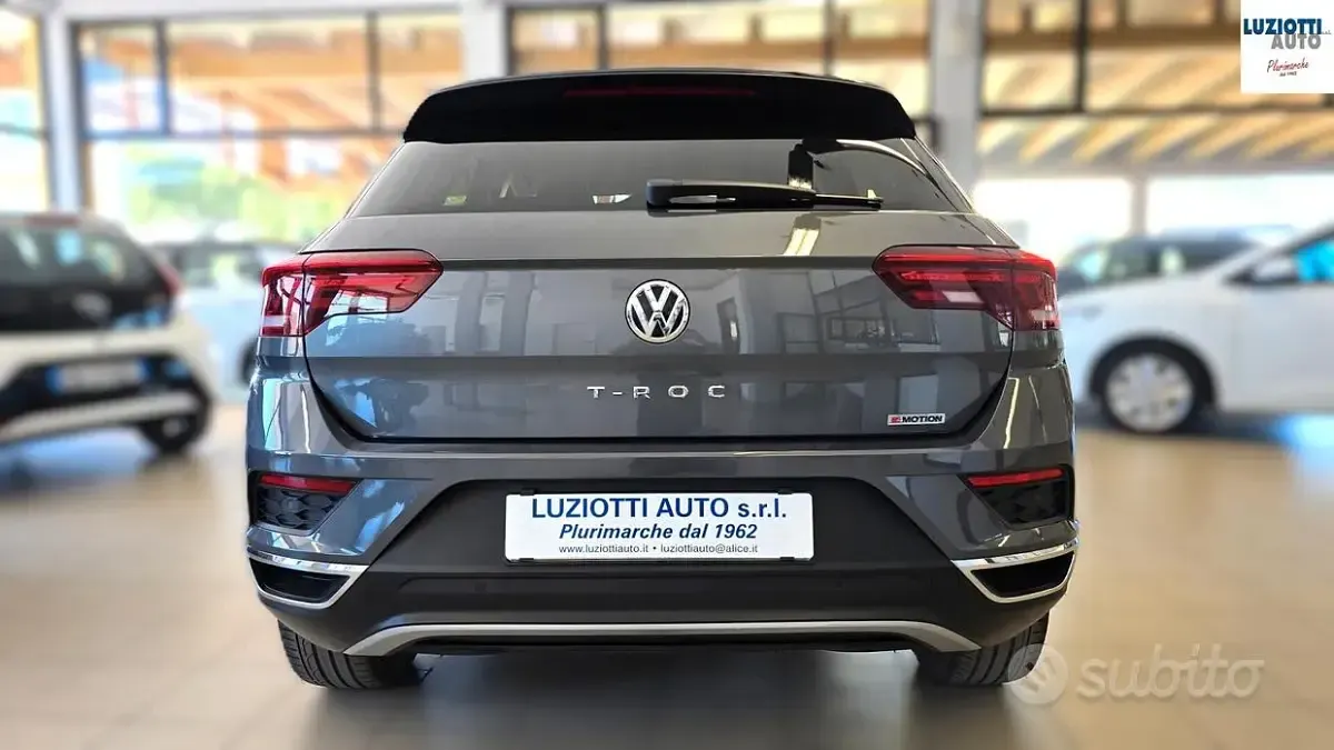Usata VW T-Roc 150 CV (110 kW) 2018 Grigio SUV
