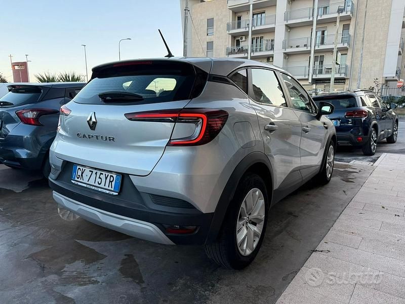 Usata Renault Captur Zen 91 CV (66 kW) 2022 Grigio SUV