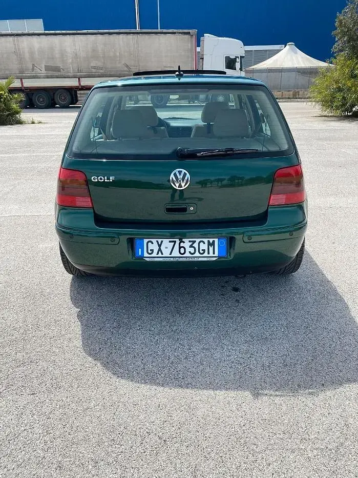 Usata VW Golf VIII 170 CV (125 kW) 2025 Verde Berlina