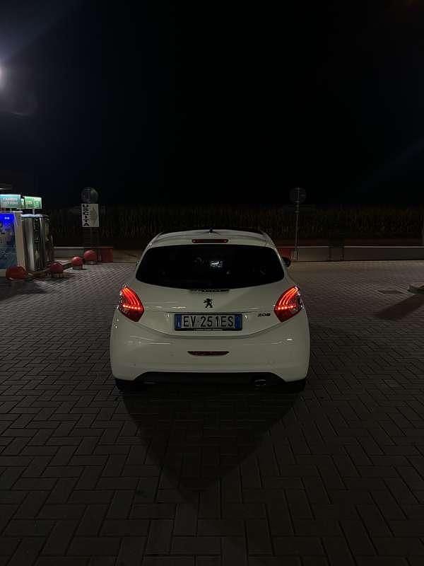 Usata Peugeot 208 Access 68 CV (50 kW) 2014 Utilitaria