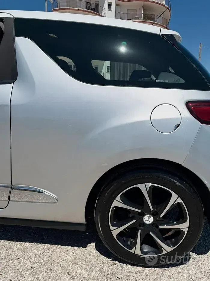 Usata DS Automobiles DS3 75 CV (55 kW) 2017 Grigio Utilitaria
