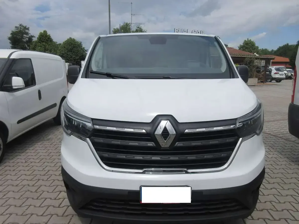 Usata Renault Trafic 110 CV (80 kW) 2022 Bianco Monovolume