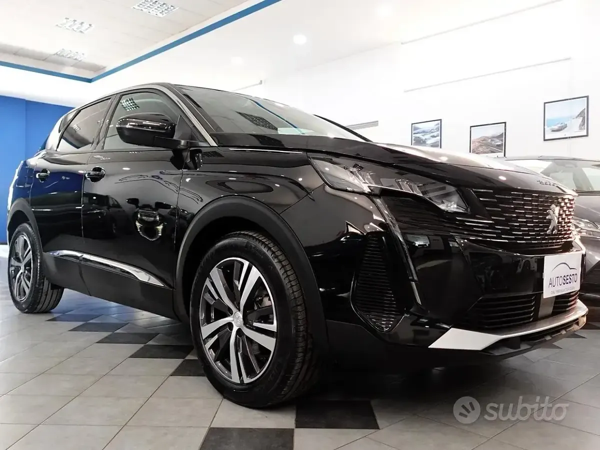 Usata Peugeot 3008 Allure 130 CV (95 kW) 2023 Nero SUV