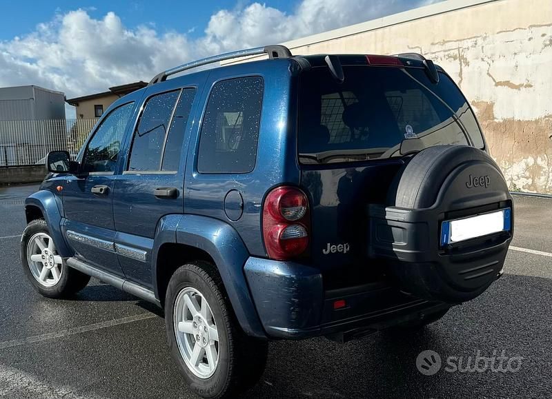 Usata Jeep Cherokee 163 CV (119 kW) 2007 Blu SUV
